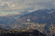 62 Dalla Corna Bianca vista sulla Val Serina con Menna ed Alben